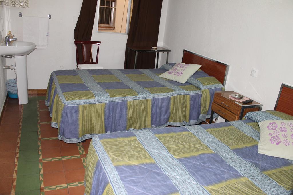 Hostal Xucar Madrid Room photo
