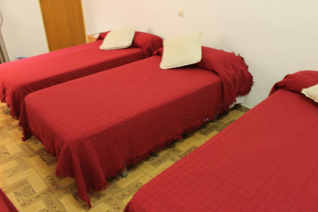 Hostal Xucar Madrid Room photo