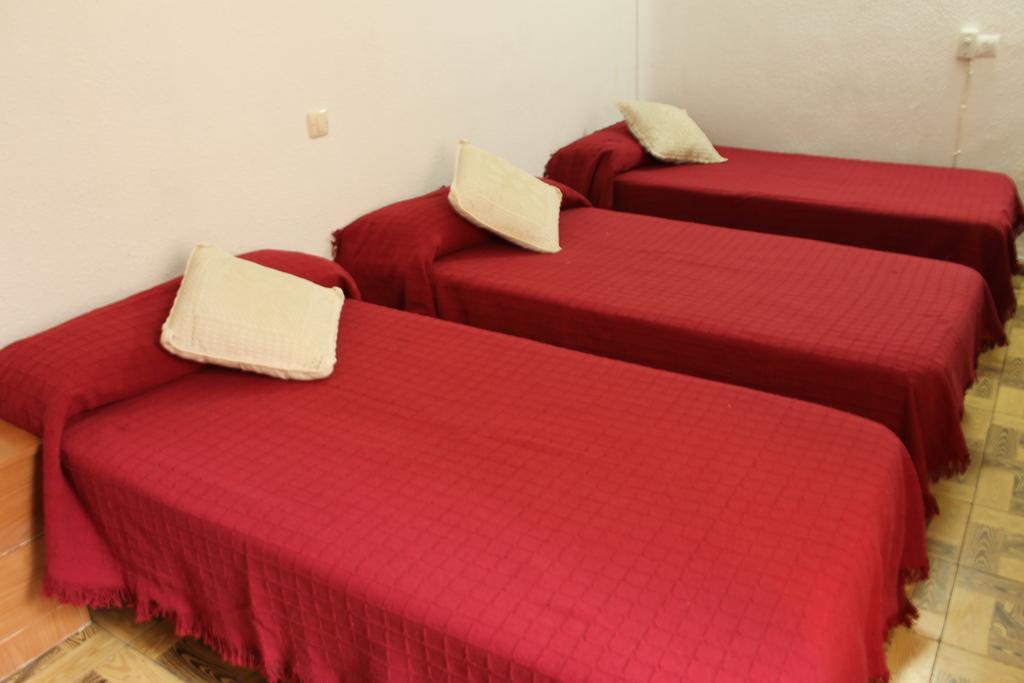 Hostal Xucar Madrid Room photo