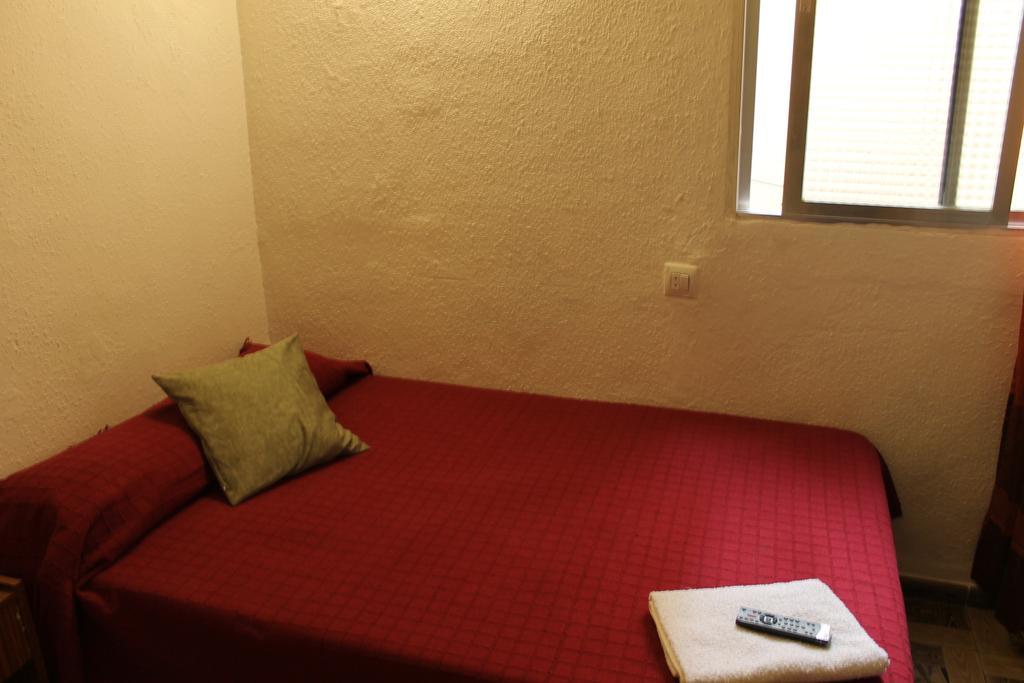 Hostal Xucar Madrid Room photo