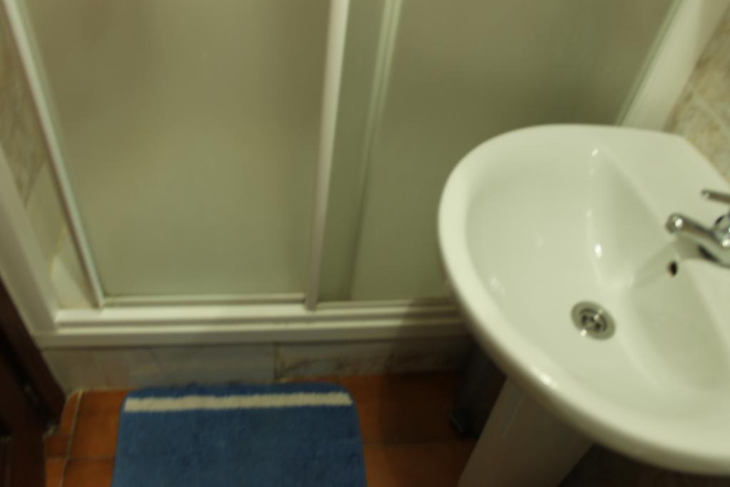 Hostal Xucar Madrid Room photo