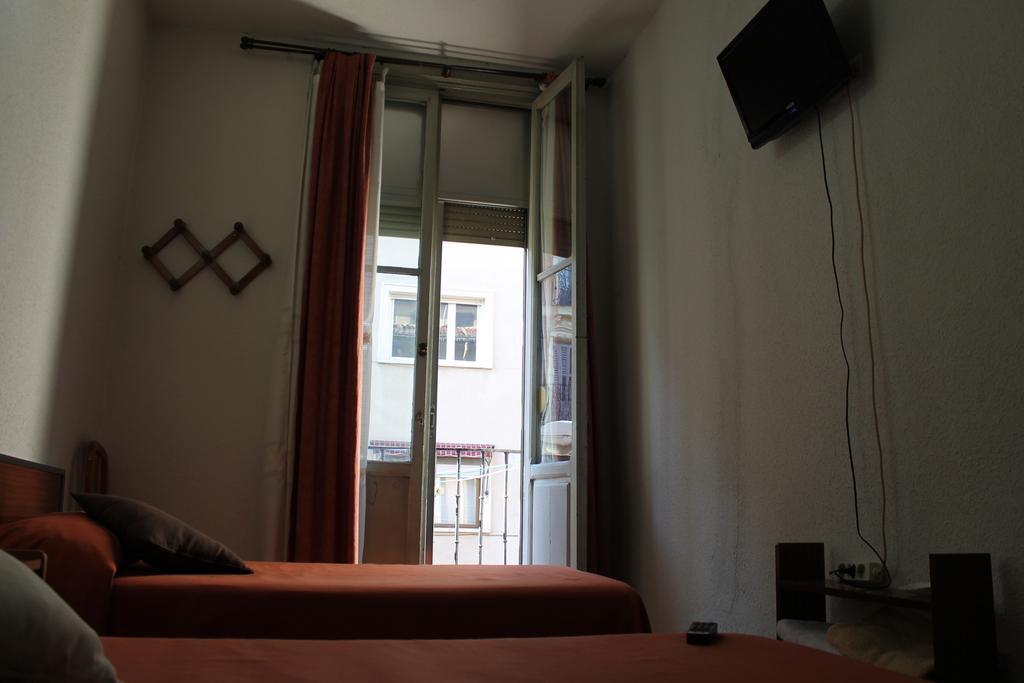 Hostal Xucar Madrid Room photo