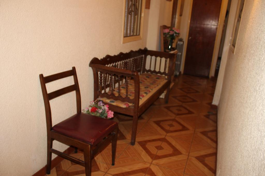 Hostal Xucar Madrid Exterior photo