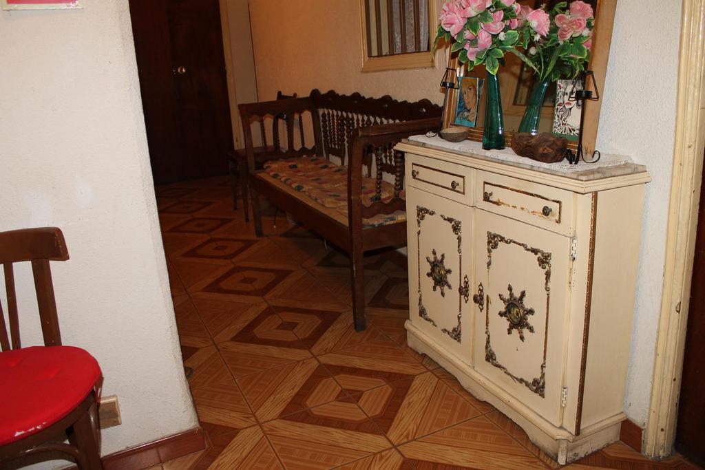 Hostal Xucar Madrid Exterior photo